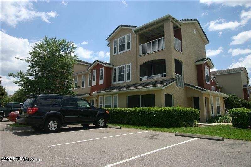 10075 Gate Parkway N - Photo 0