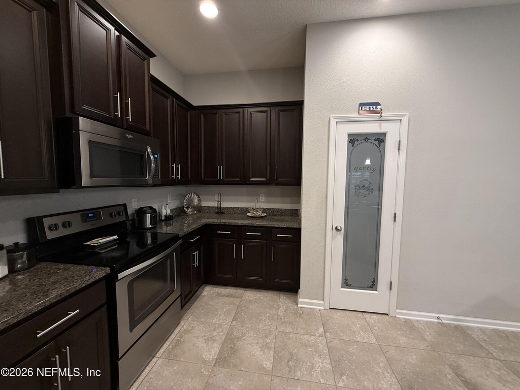 686 Glendale Lane - Photo 15