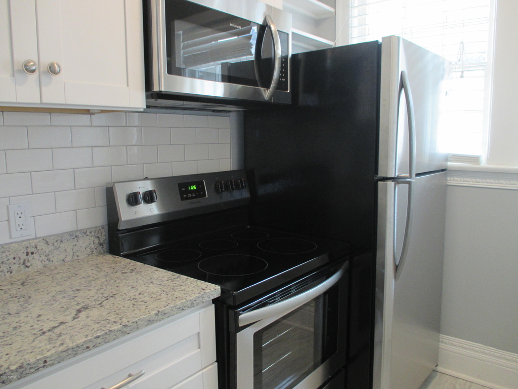 2047 Forbes Street - Photo 2
