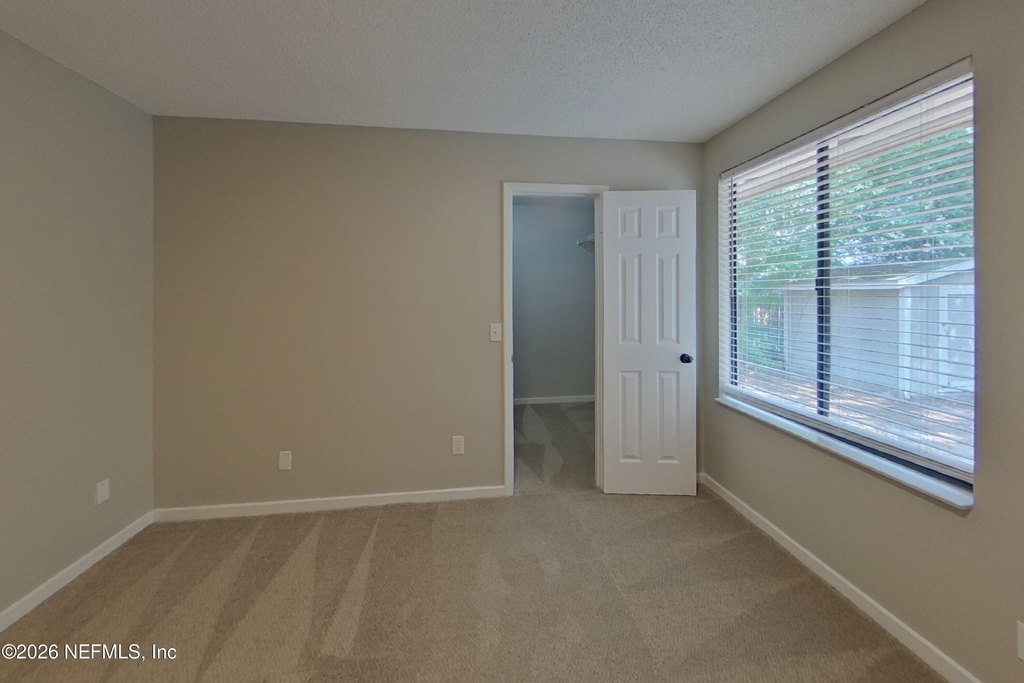 12124 Roundham Lane N - Photo 10