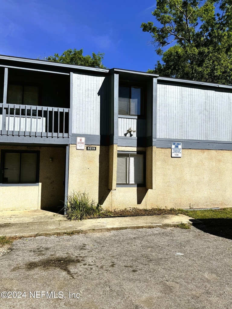 5219 Westchase Court - Photo 0