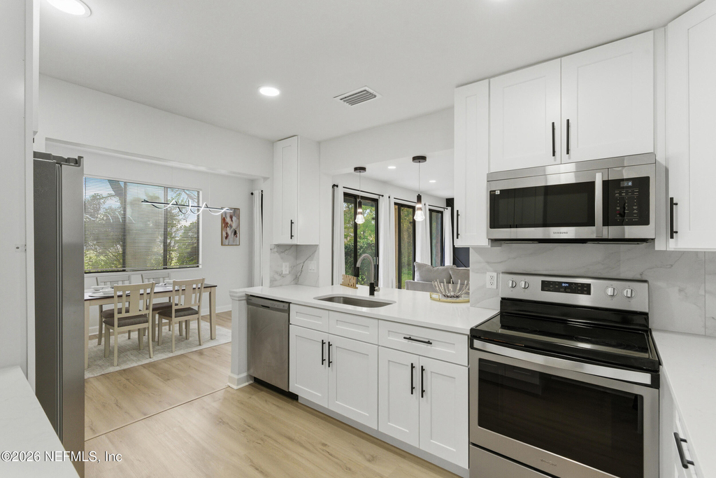 7602 Las Palmas Way - Photo 15