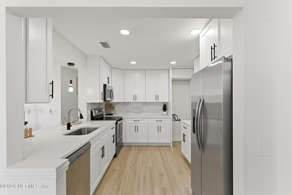 7602 Las Palmas Way - Photo 14