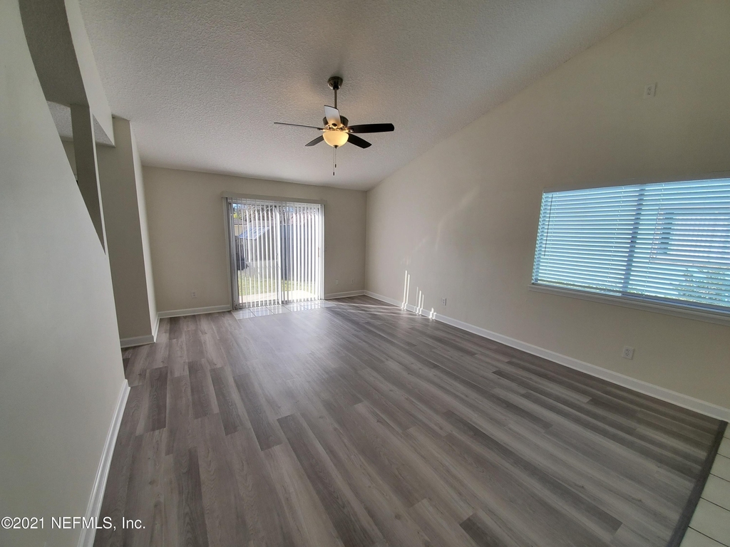 1024 Snug Harbour Court - Photo 24