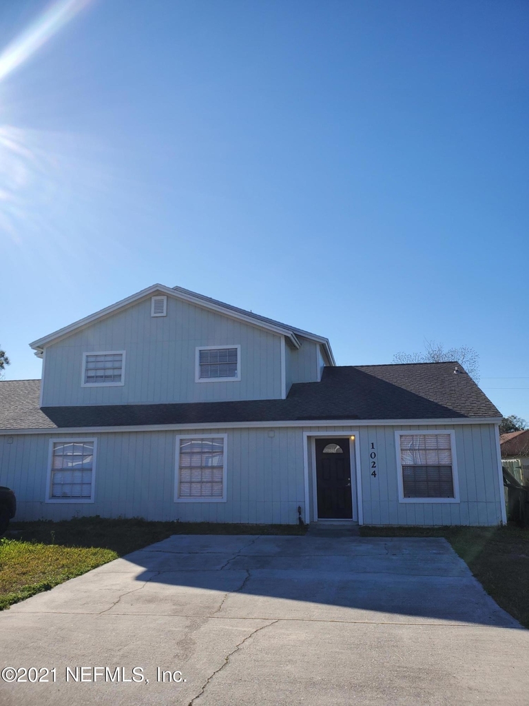 1024 Snug Harbour Court - Photo 0