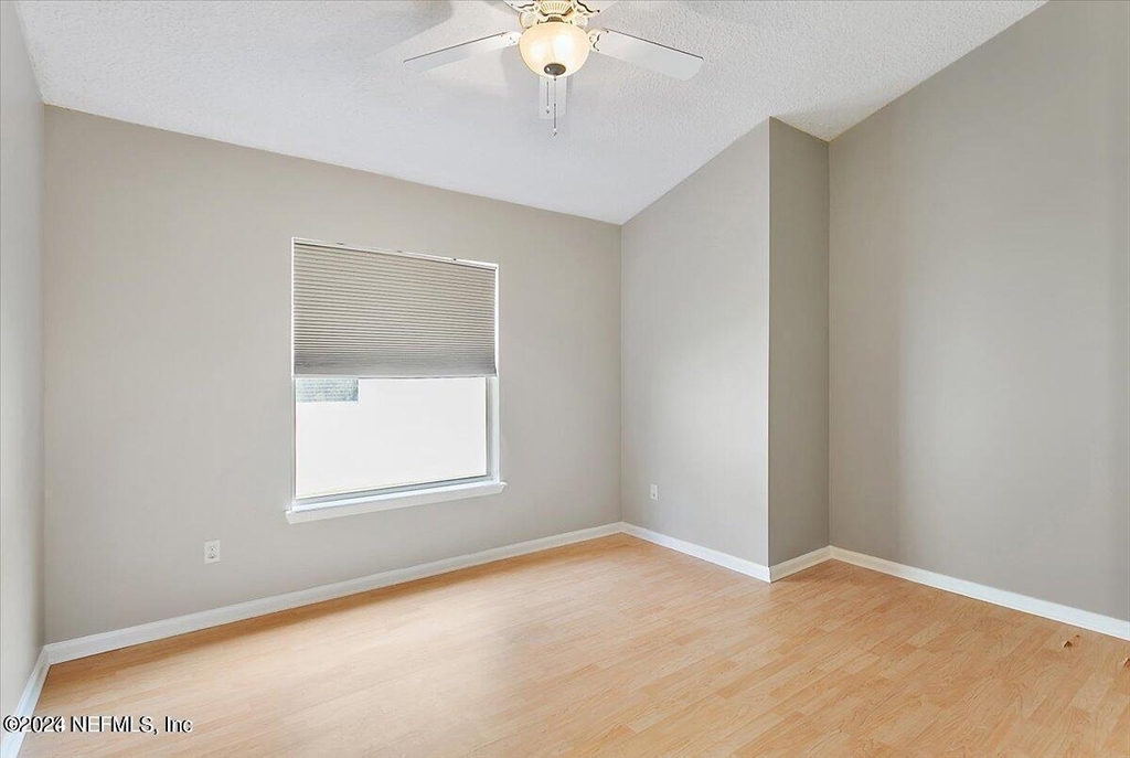 1212 Coghill Circle - Photo 10