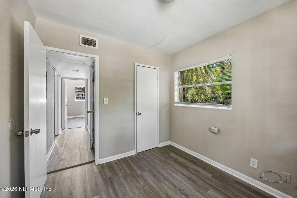 1627 E 9th Street - Photo 15