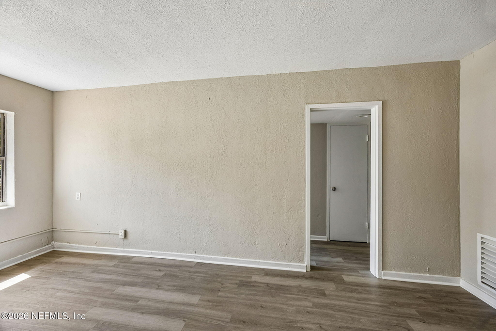 1627 E 9th Street - Photo 7