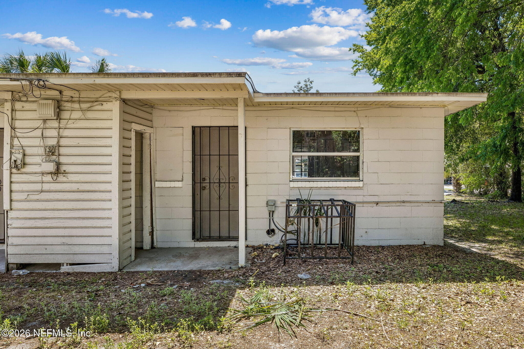 1627 E 9th Street - Photo 16