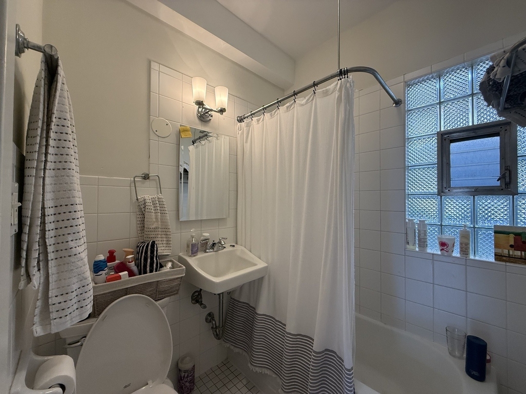1233 Judson Avenue - Photo 16