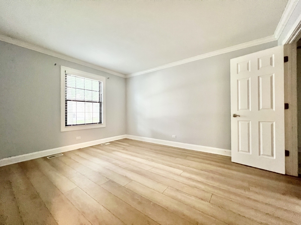 1166 Buckingham Road - Photo 3
