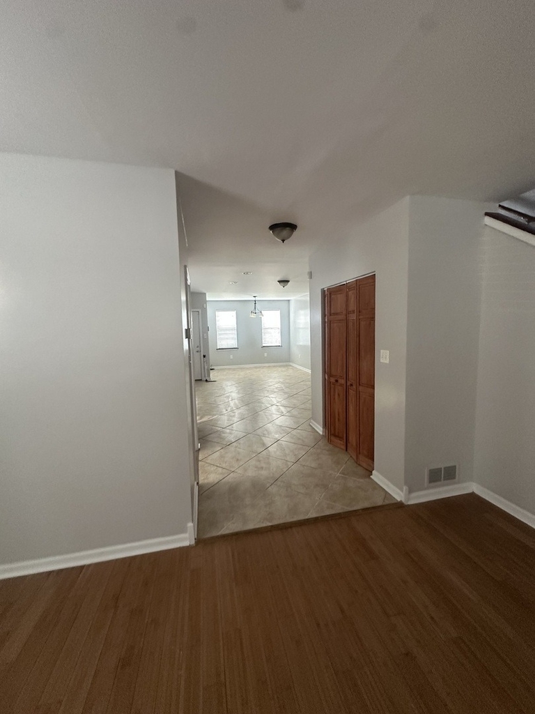 2449 W Taylor Street - Photo 5