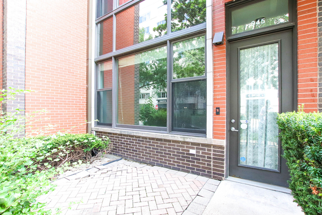 945 N Kingsbury Street - Photo 1
