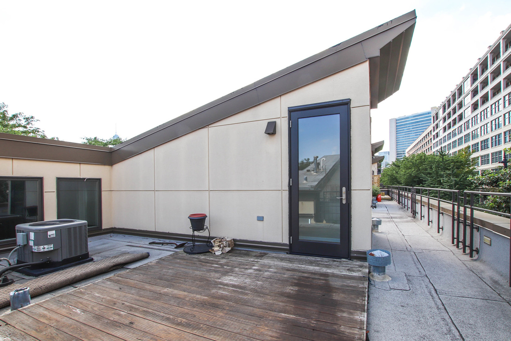 945 N Kingsbury Street - Photo 16