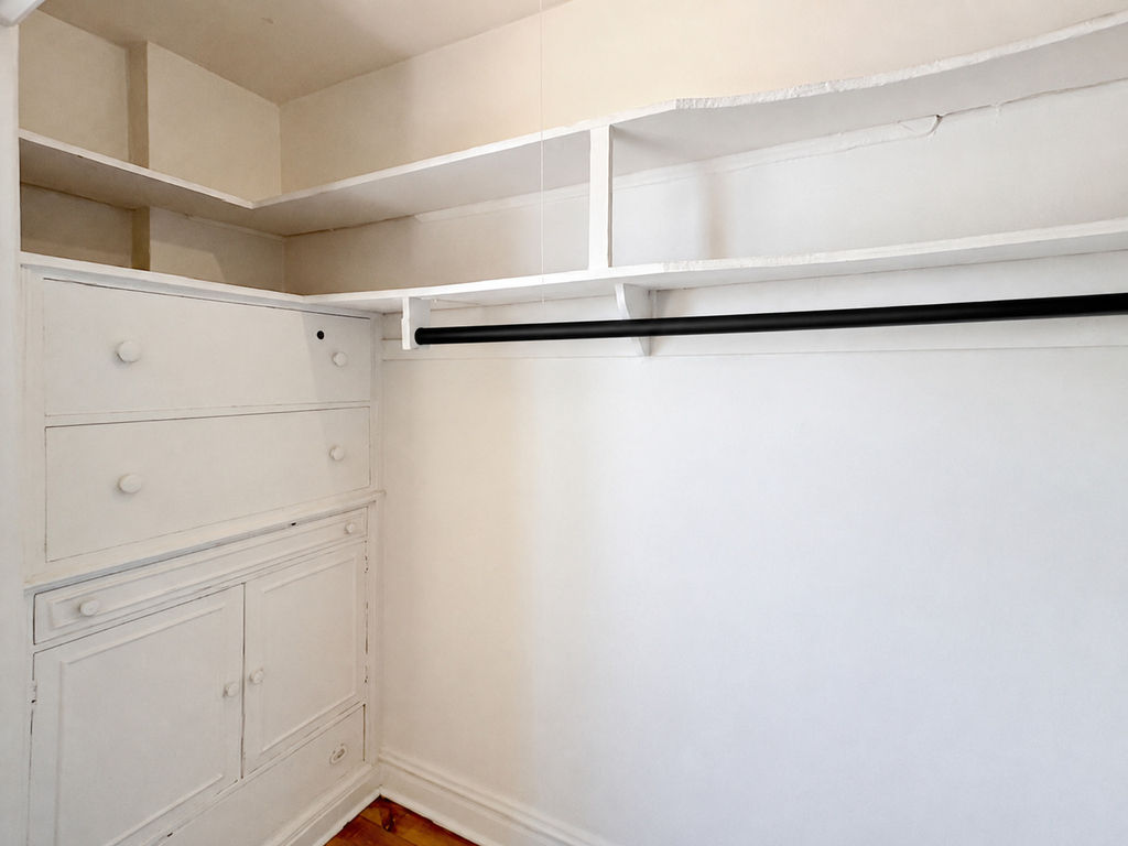 1205 W Sherwin Avenue - Photo 2