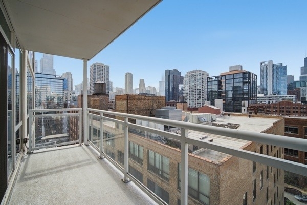 757 N Orleans Street - Photo 17