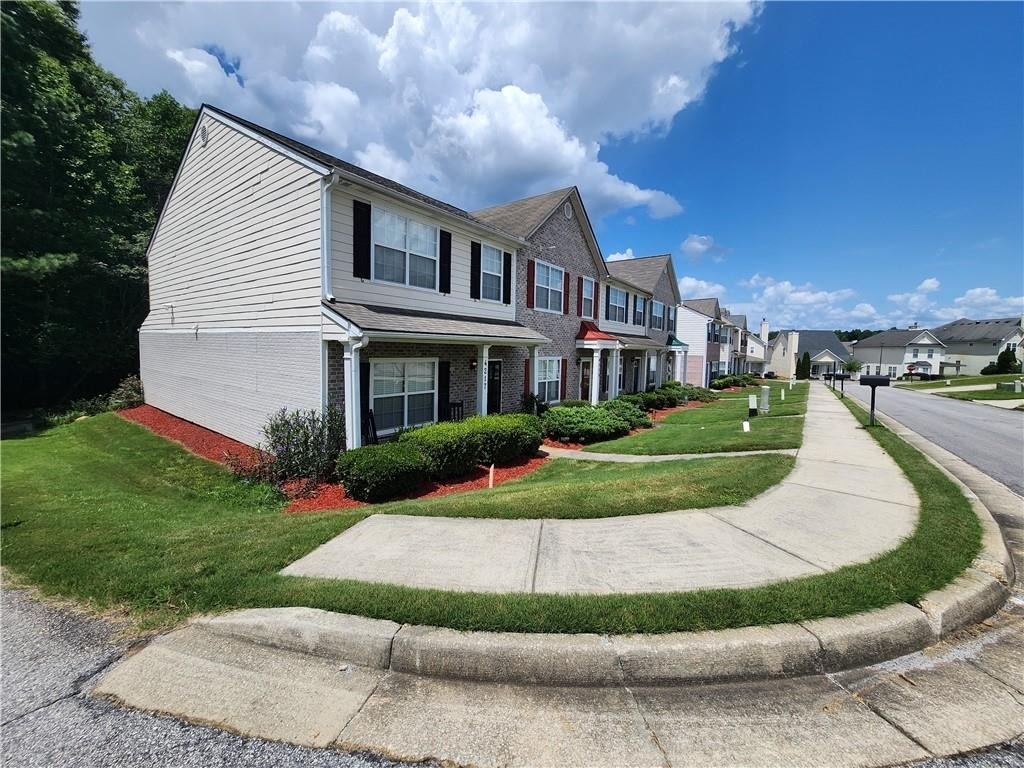 4217 Legacy Square - Photo 2
