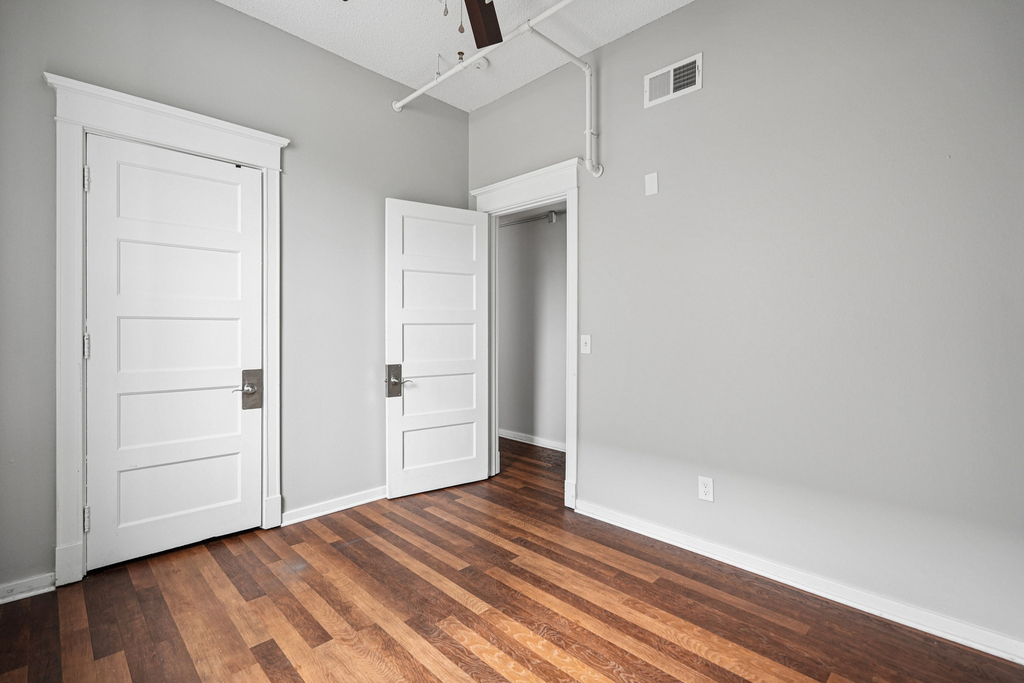 307 W 6th Street - Photo 12