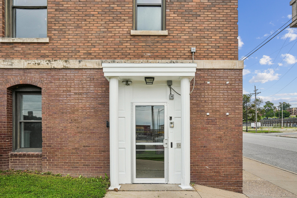 307 W 6th Street - Photo 17