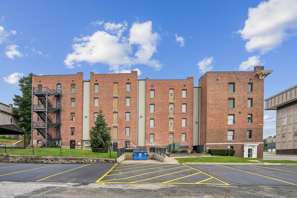 307 W 6th Street - Photo 19