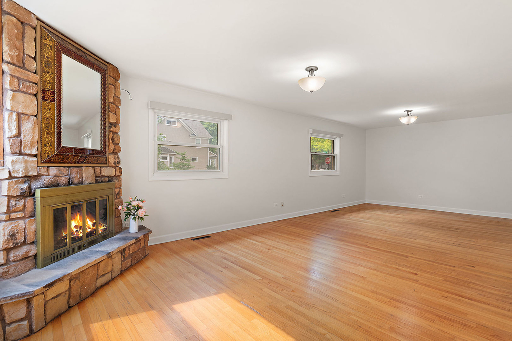 915 Hamlin Street - Photo 2