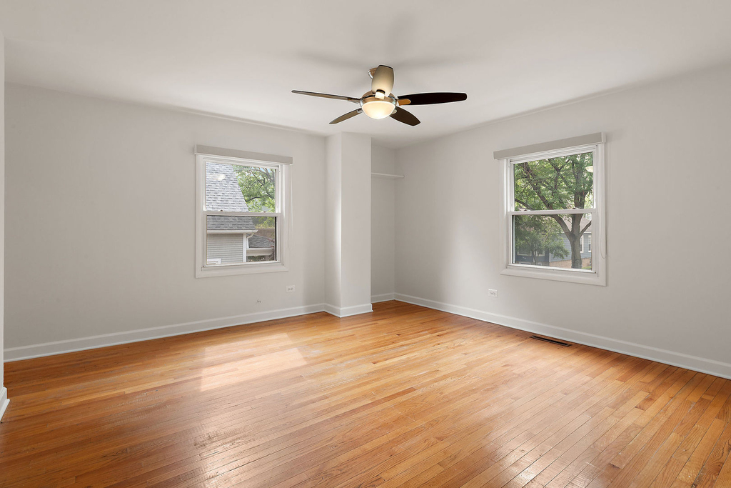 915 Hamlin Street - Photo 8