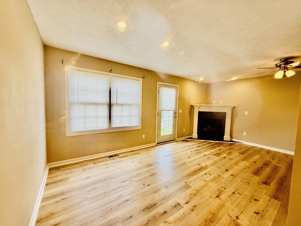 1112 Ekstam Drive - Photo 1