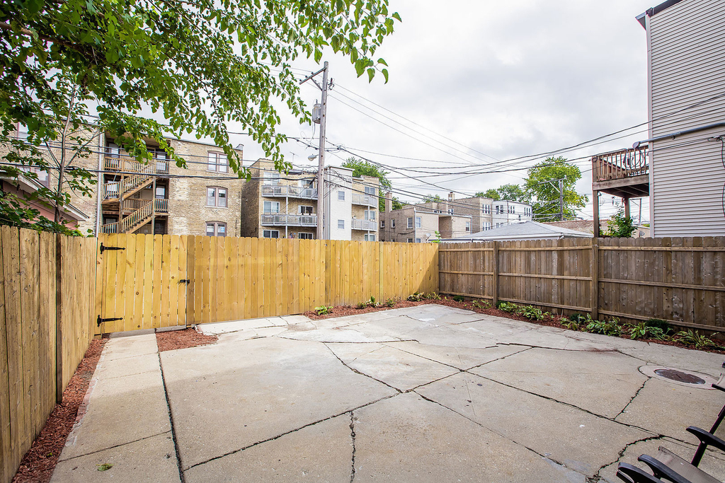 2648 W Lunt Avenue - Photo 19