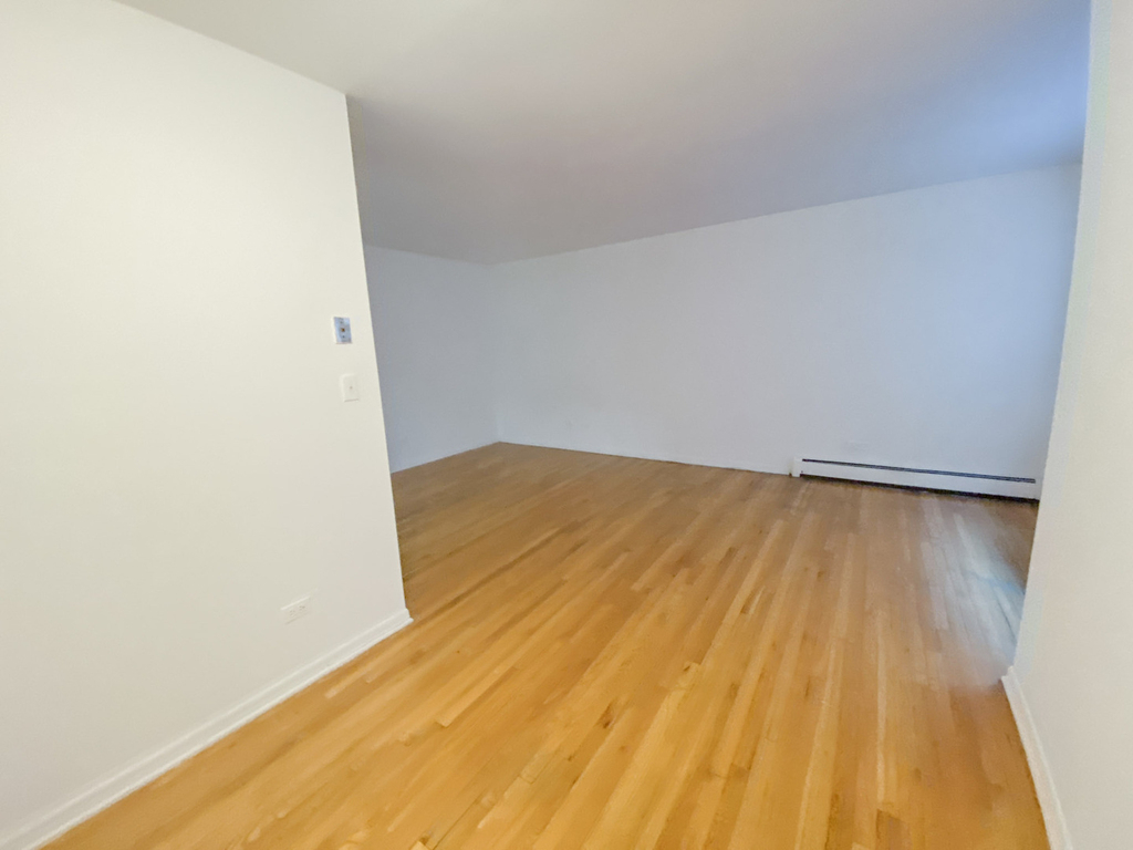 516 W Melrose Street - Photo 3