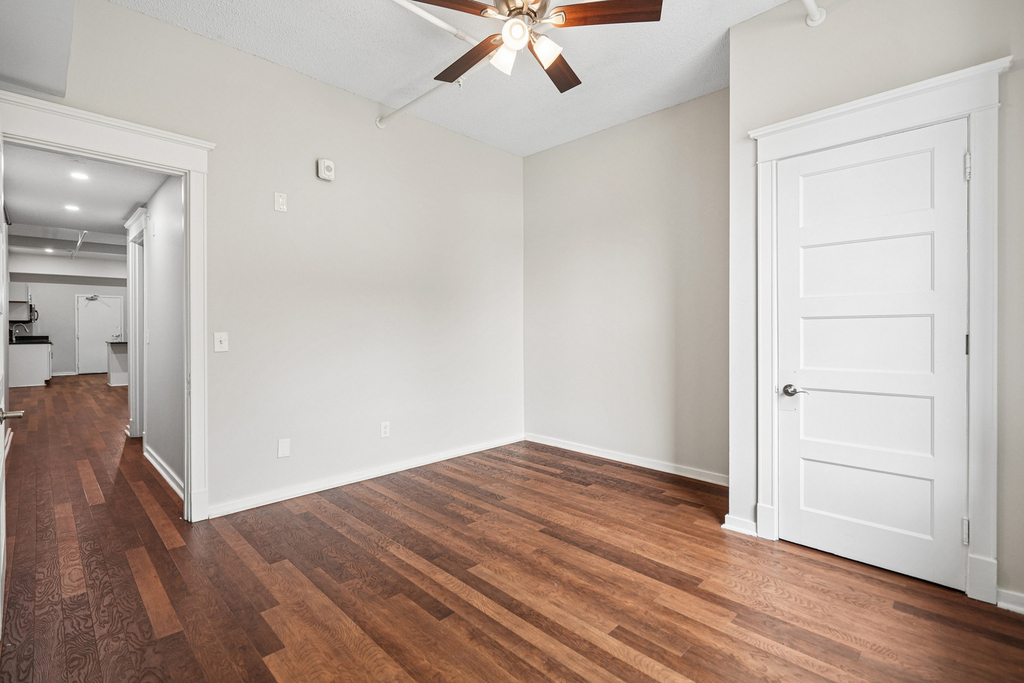 307 W 6th Street - Photo 12