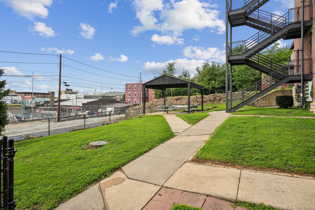 307 W 6th Street - Photo 16