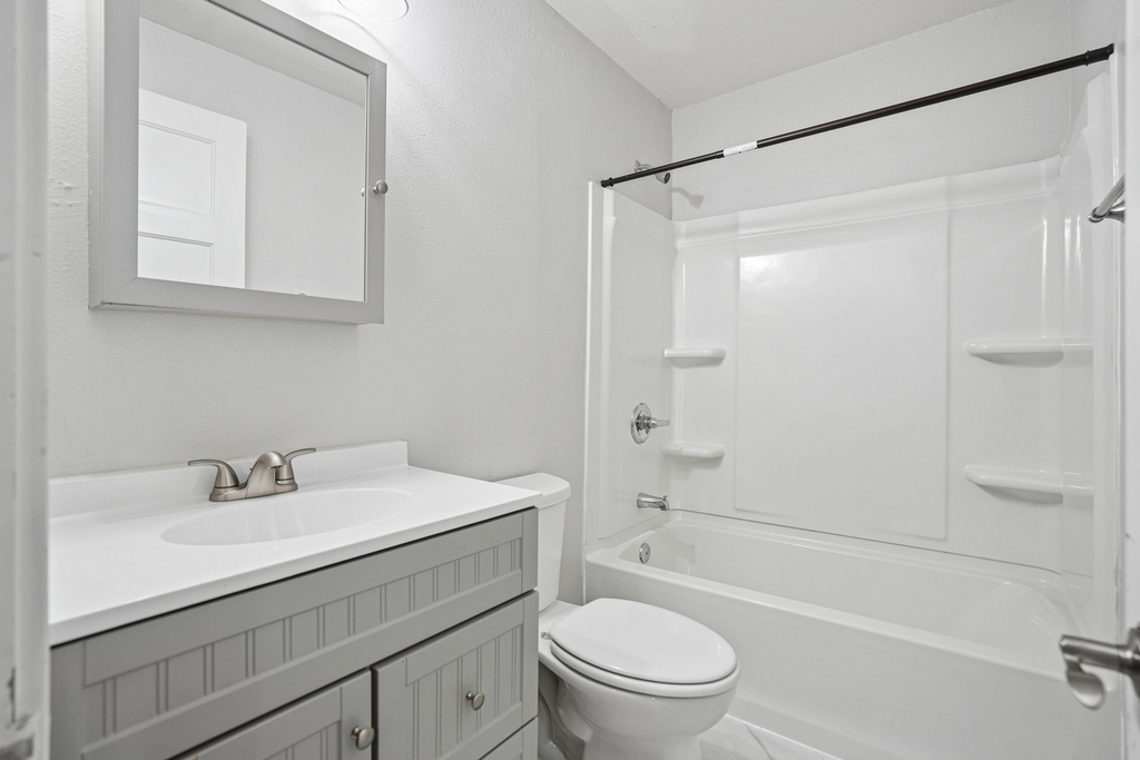 307 W 6th Street - Photo 8