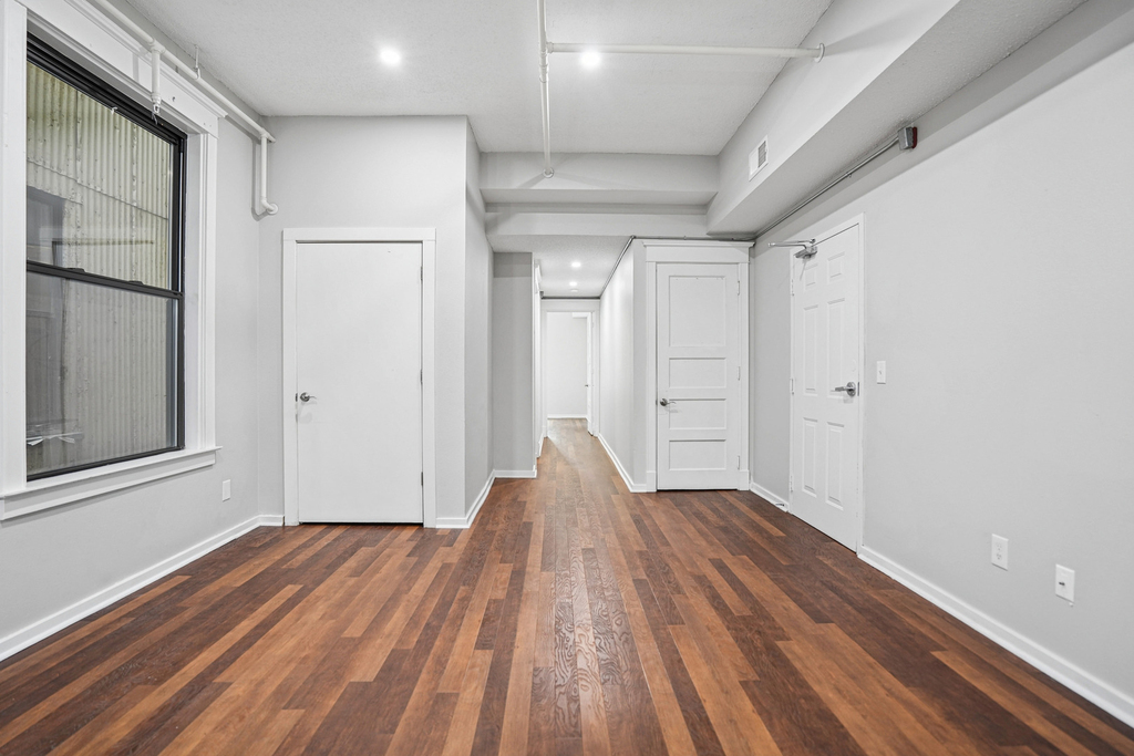 307 W 6th Street - Photo 7