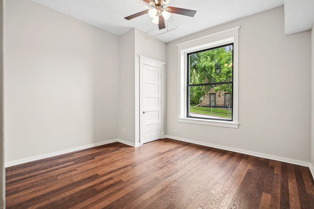 307 W 6th Street - Photo 11