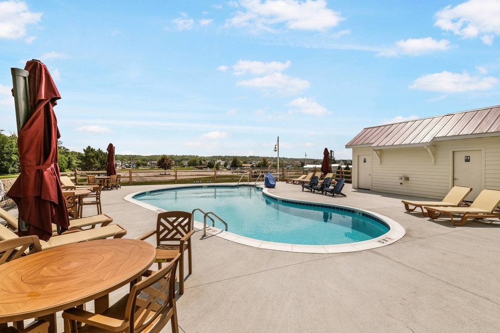 212 Great Loop East Drive - Photo 8