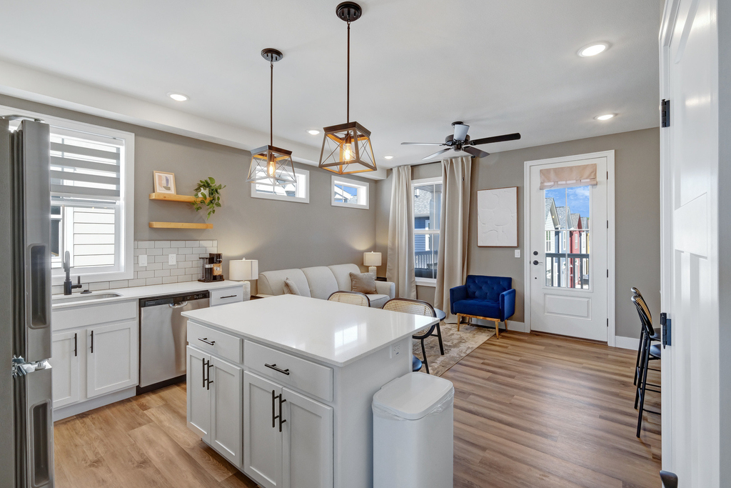 212 Great Loop East Drive - Photo 4