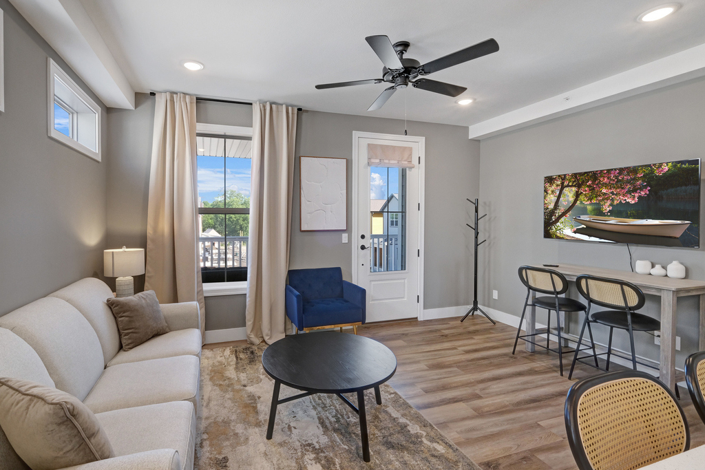 212 Great Loop East Drive - Photo 2
