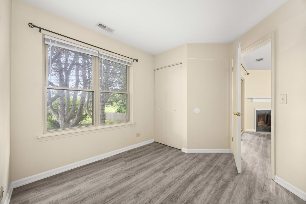 214 Glengarry Drive - Photo 8