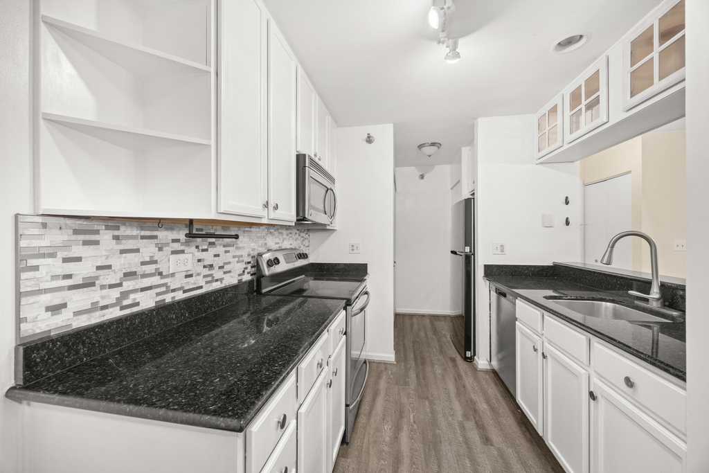 214 Glengarry Drive - Photo 4