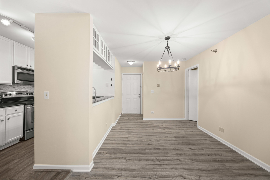 214 Glengarry Drive - Photo 2