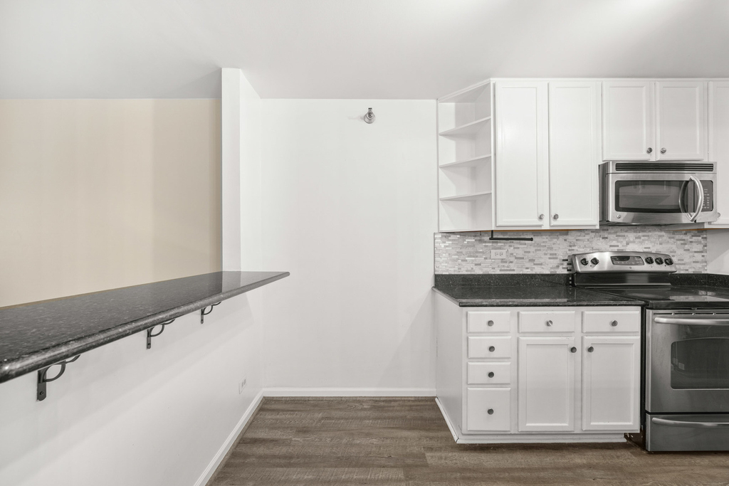 214 Glengarry Drive - Photo 3