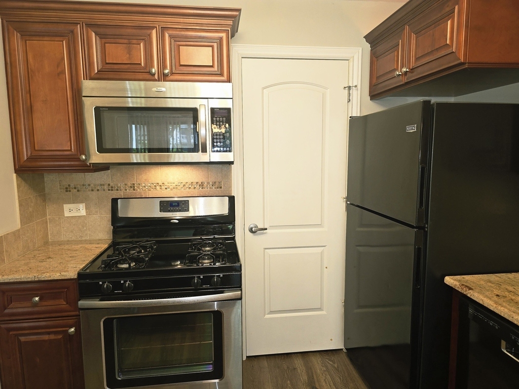 349 Newgate Court - Photo 9