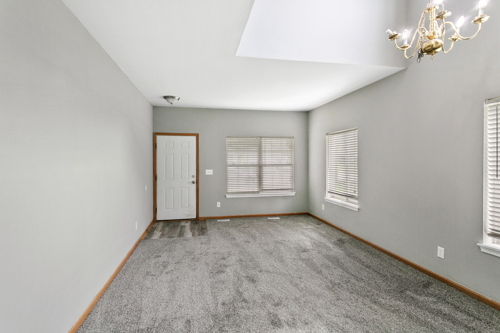 678 Zachary Drive - Photo 4