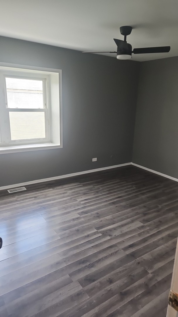 940 Miller Avenue - Photo 8