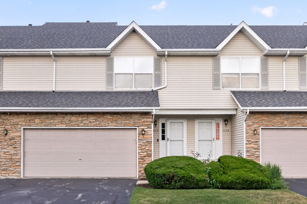 1110 Rose Drive - Photo 0