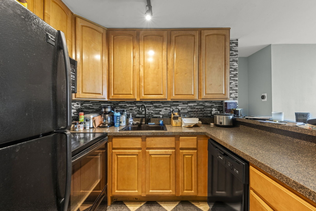 5820 Oakwood Drive - Photo 2