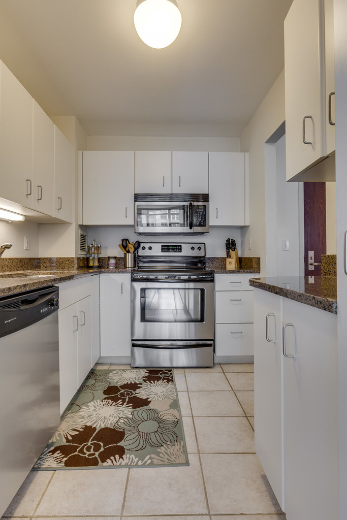 401 E Ontario Street - Photo 6