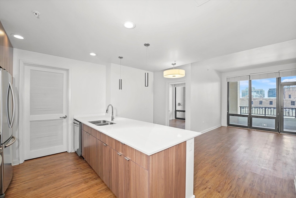 707 N Wells Street - Photo 1