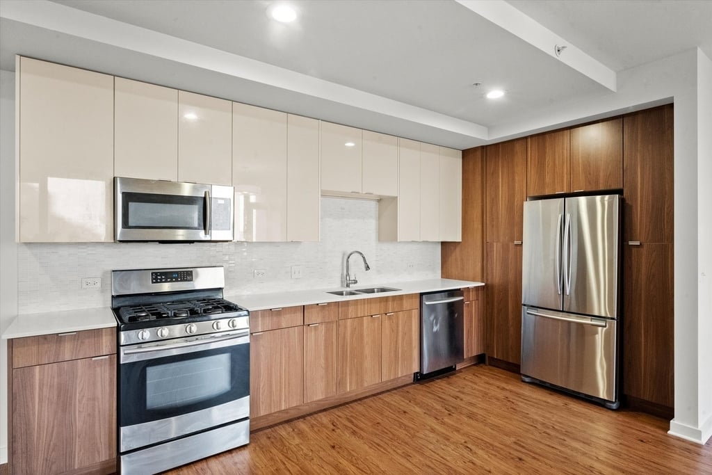 707 N Wells Street - Photo 3