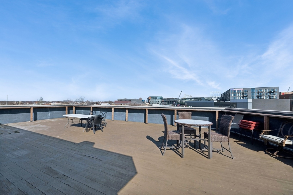 1045 W Cornelia Avenue - Photo 9